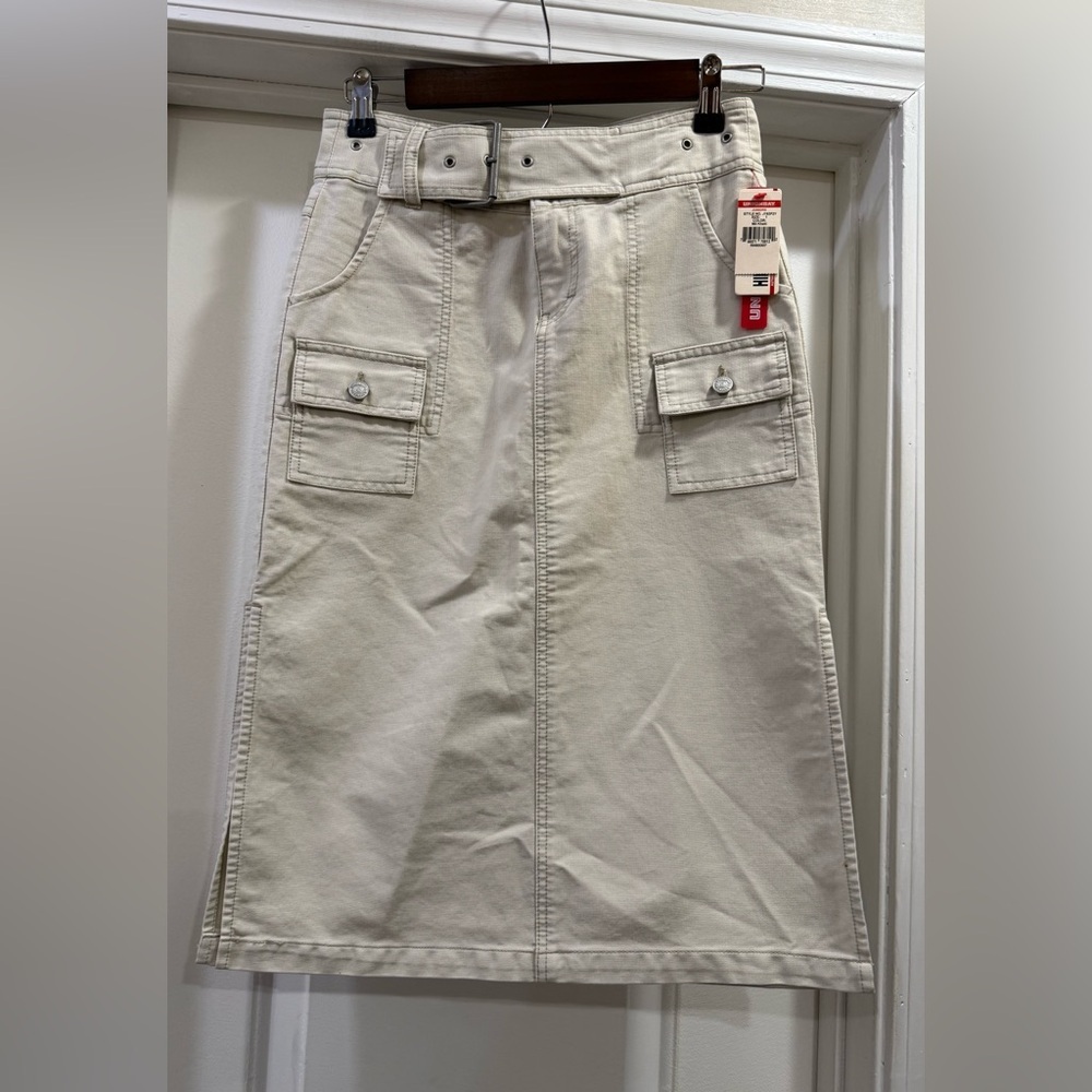 UNIONBAY 🆕🆕 Beige Hip-Hugger Skirt  Juniors Size 1